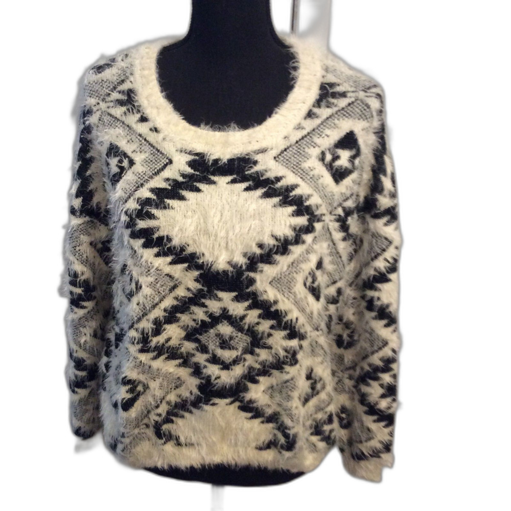 Dex Fuzzy Sweater Black Cream Large L Aztec Tribal Print Eyelash Knit
